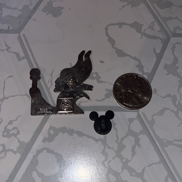 MALEFICENT DISNEY PIN - Picture 3 of 3